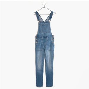 Skinny Crop Overalls in Hewitt Wash
